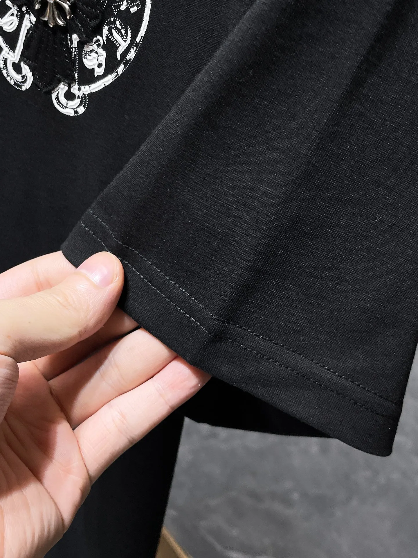 P170 New Chrome Hearts 25ss willow inkjet high version for summer! High weight, environmentally friendly and high-quality top-quality fabric 280g Crow cross patch embroidery spray-painted foam short sleeves. Counter synchronization. 1:1 replica version. Recommended colors: white, black